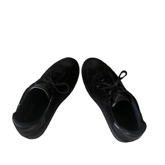 Louis Vuitton LV Uniform Trainer sneakers
SIZE: LV 8.5, US 9.5 - Picture 6 of 13